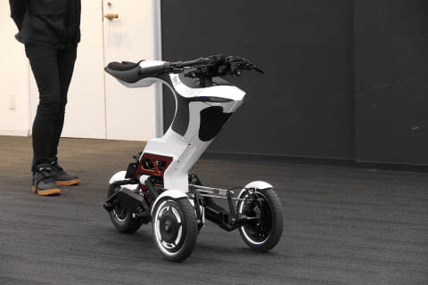 Revolutionizing-Mobility-The-Raptor-Unveiled-A-Game-Changer-in-Electric-Motorcycle
