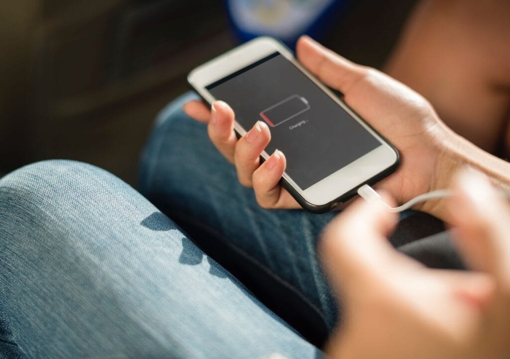 How to Charge Your Mobile Phone Properly The Simple Method That Saves Battery Life