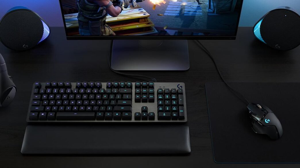 Why Does the Logitech G502 with 11 Buttons and Surgical Precision Dominate Every Game You Play? Logitech G502