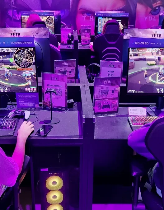 Samsung QD-OLED esports monitor