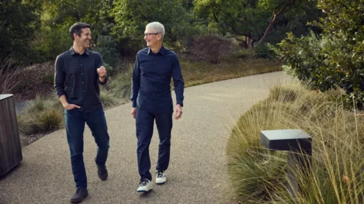 Tim Cook Apple leadership